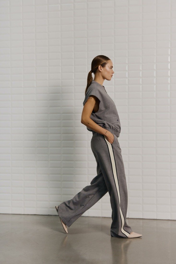 WithBlack Westen Midgrey Me