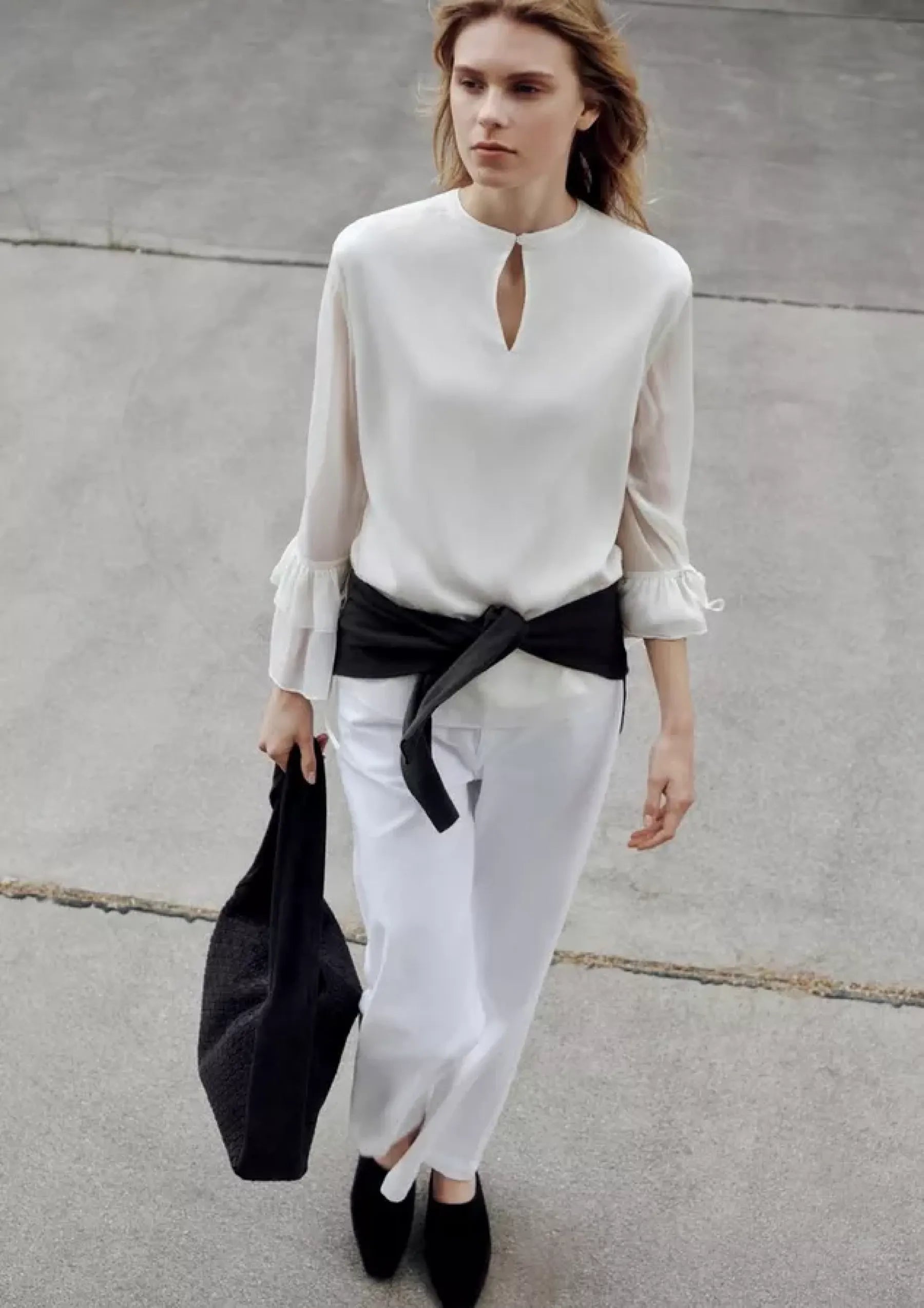 Strukturierte Chiffon-Bluse mit Volant-Ärmeln