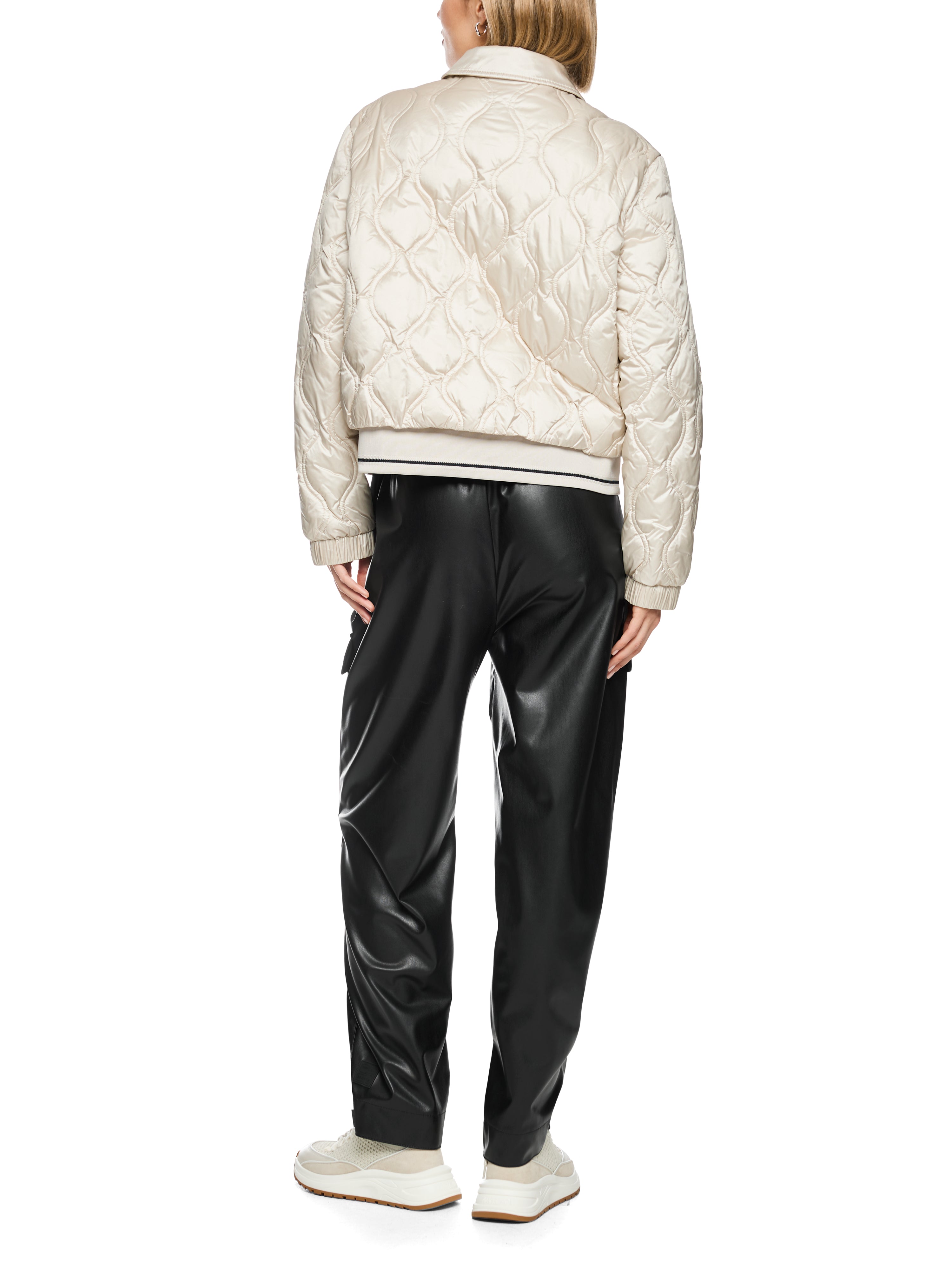 Steppjacke mit Kontrastdetails