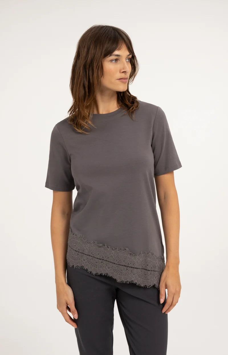 T-Shirt mit Spitzensaum