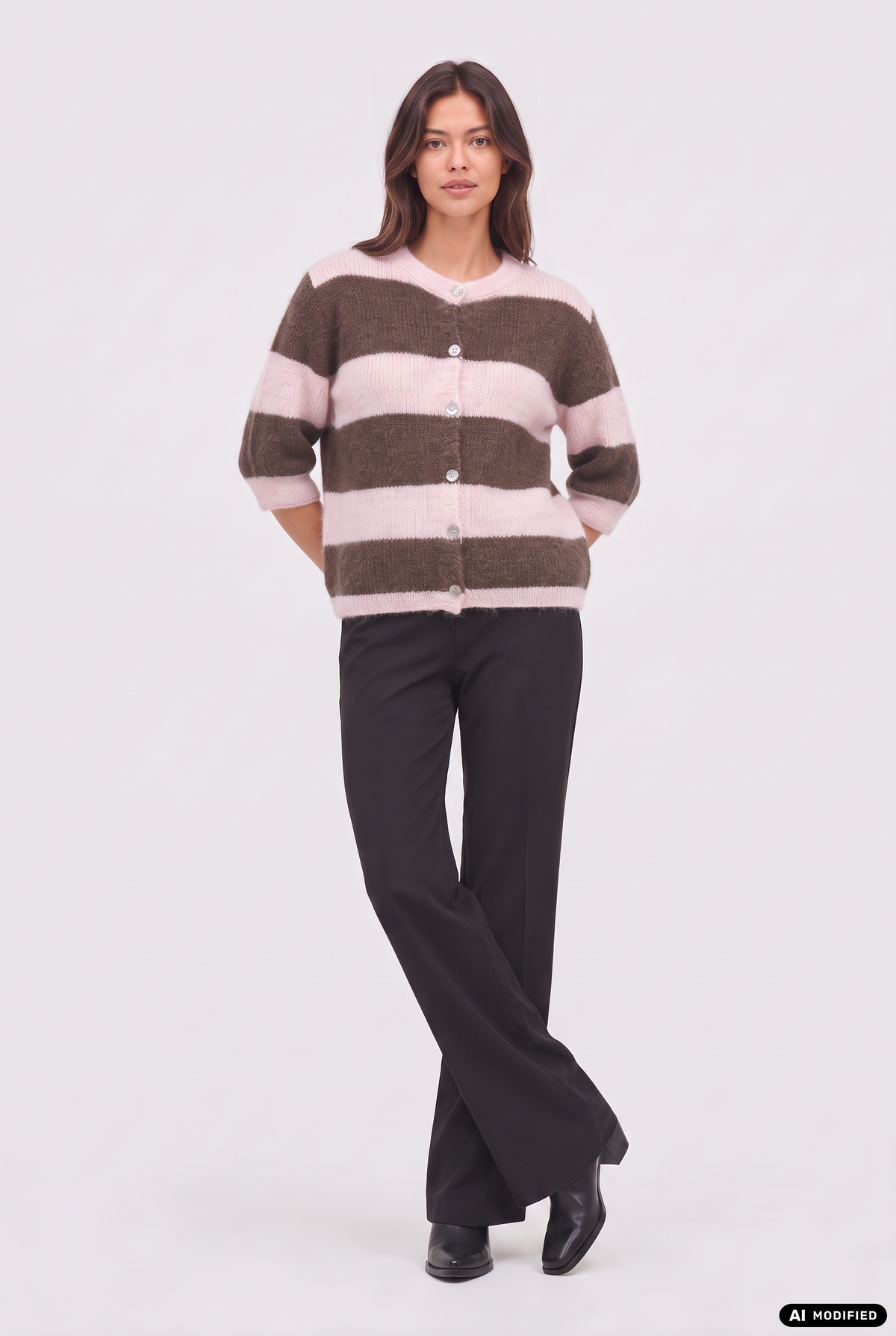 Kurzarm-Strickjacke mit Streifen