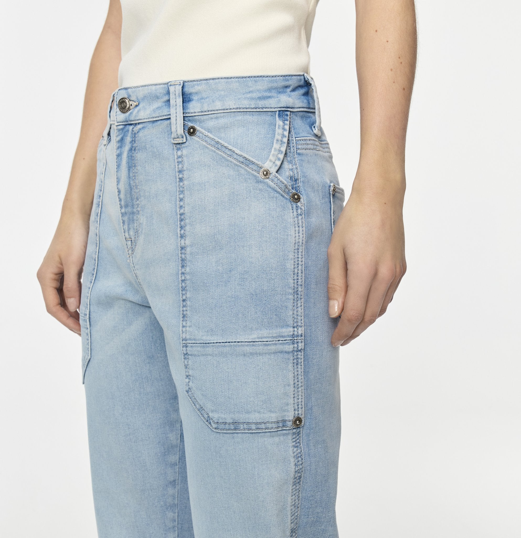 MAC Mom Fit High-Low Bleached