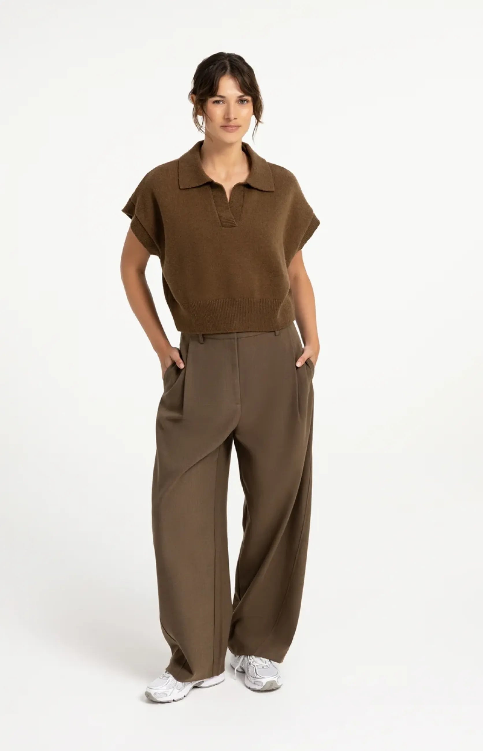 Gewebte Barrel-Leg-Hose mit Zierfalte