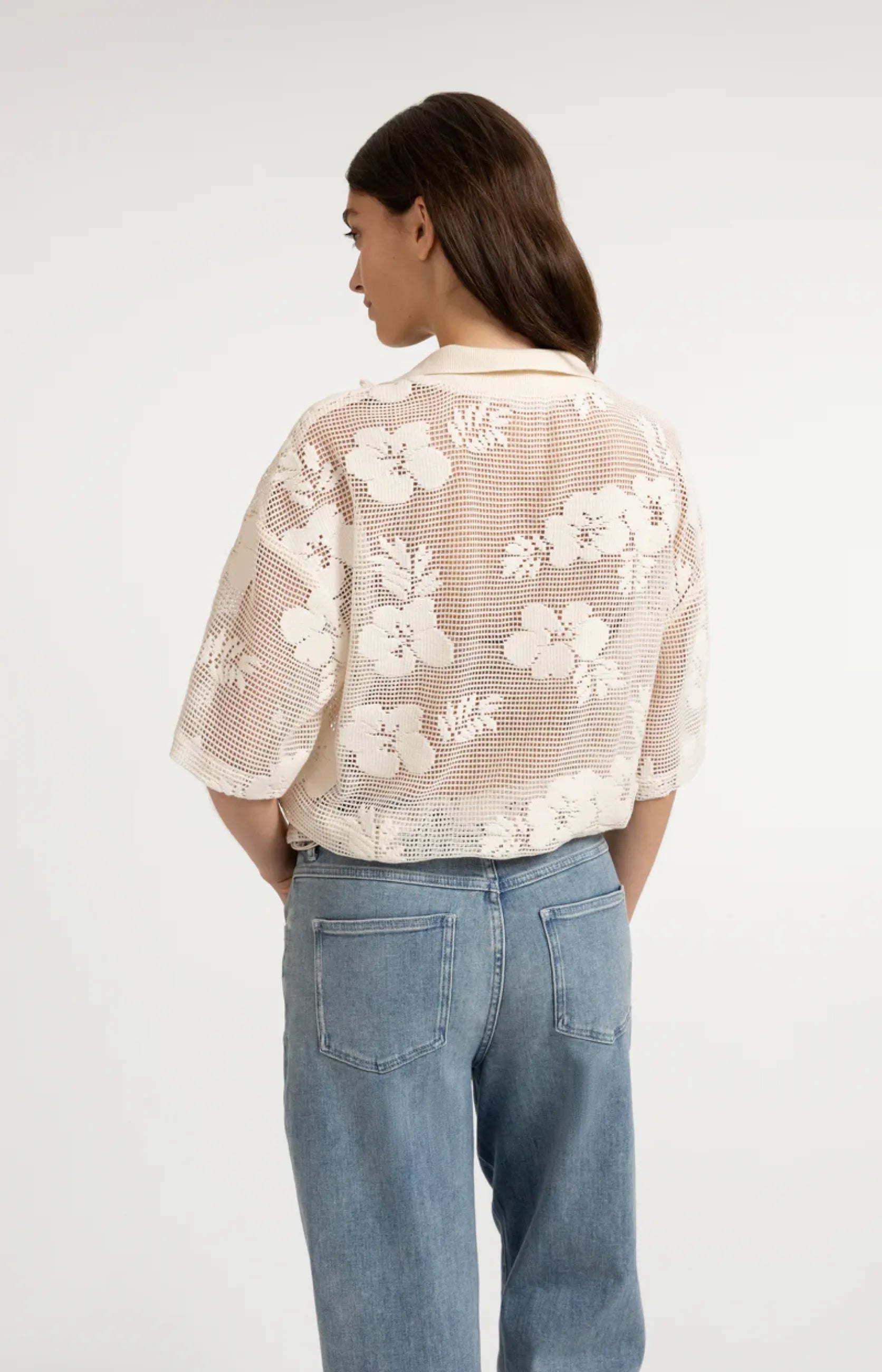 Häkeljacke mit Blumenmuster