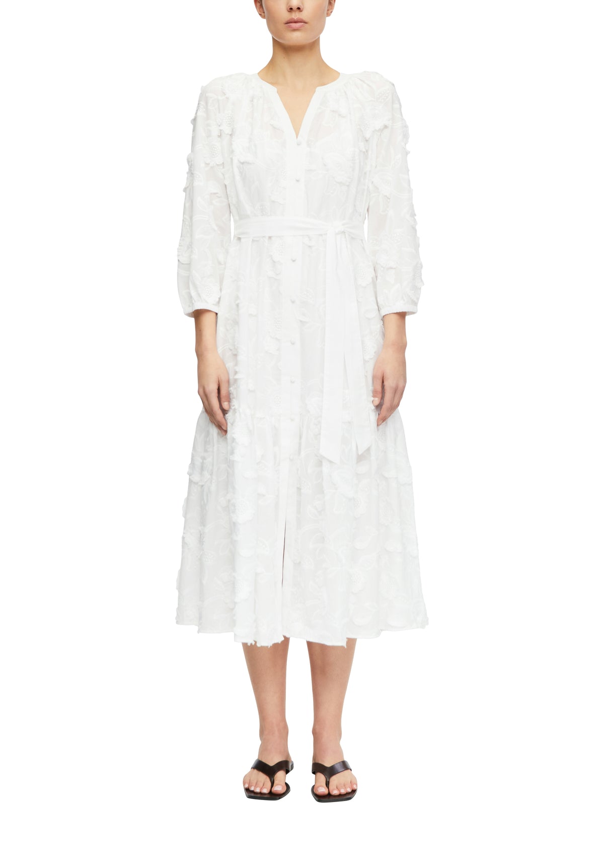 Kleid mit Blütenstickerei
