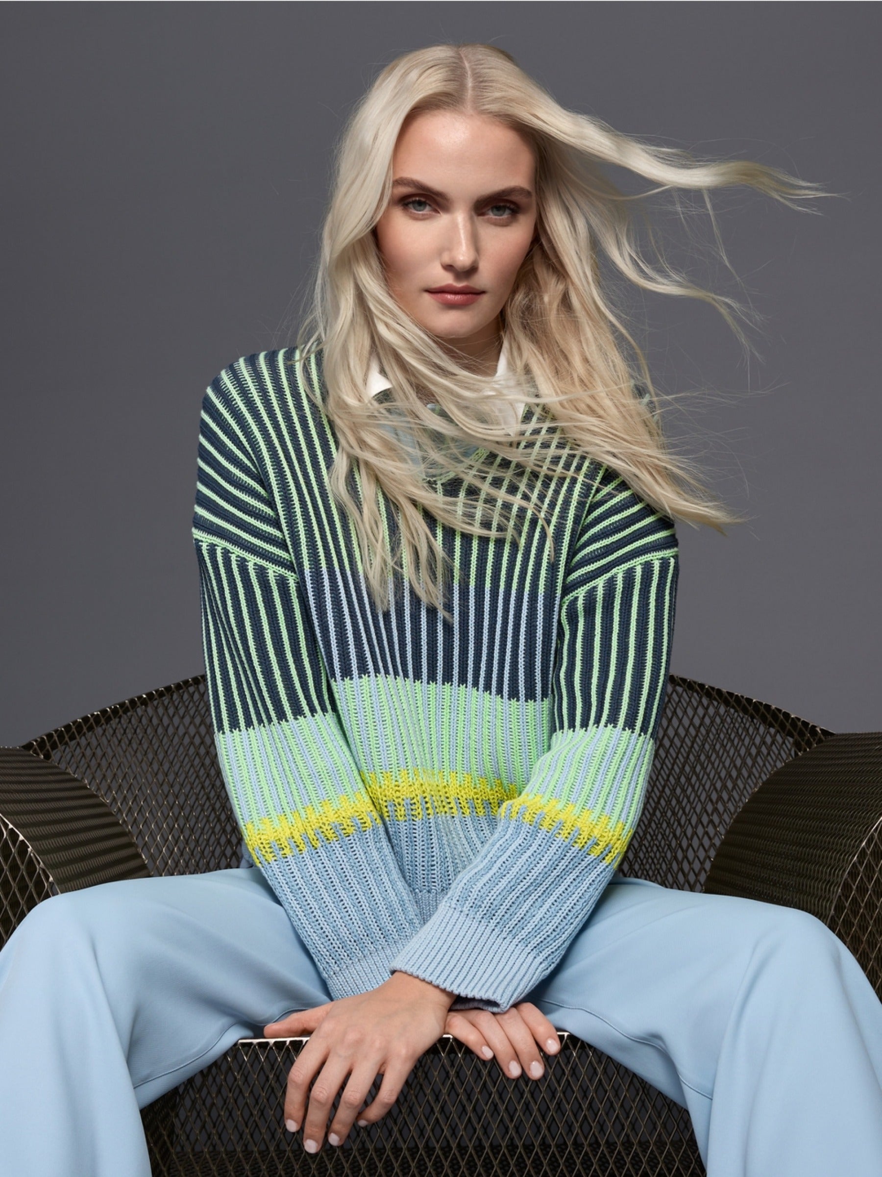 Strickpullover mit Streifenmuster