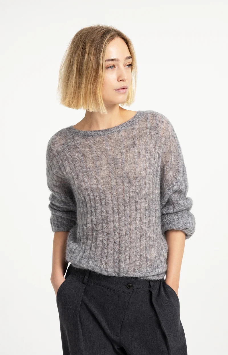 Oversize-Pullover mit Zopfmuster