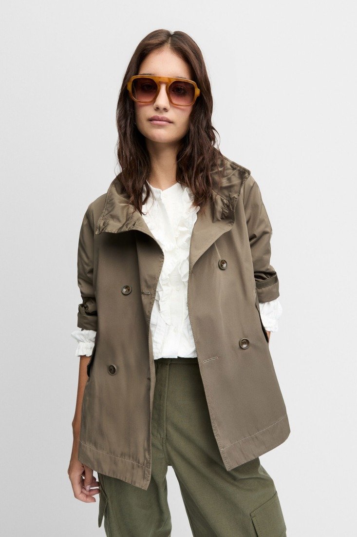Cinque Trenchcoats