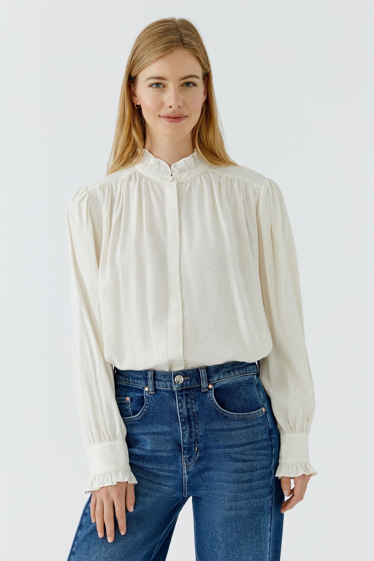 Bluse mit Rüschen