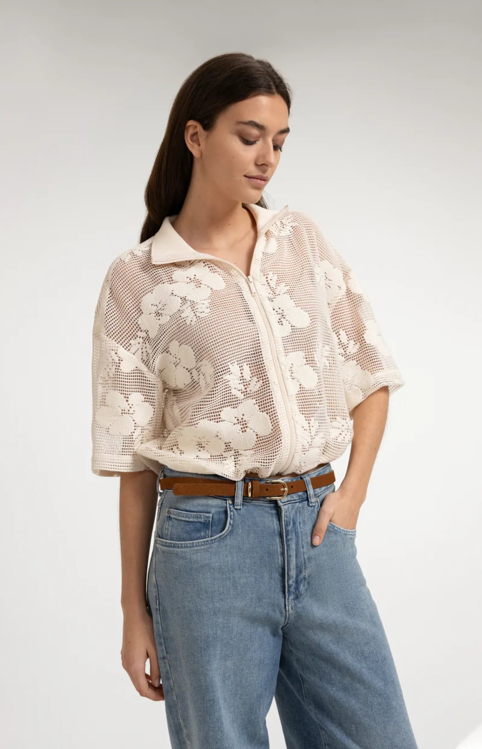 Häkeljacke mit Blumenmuster