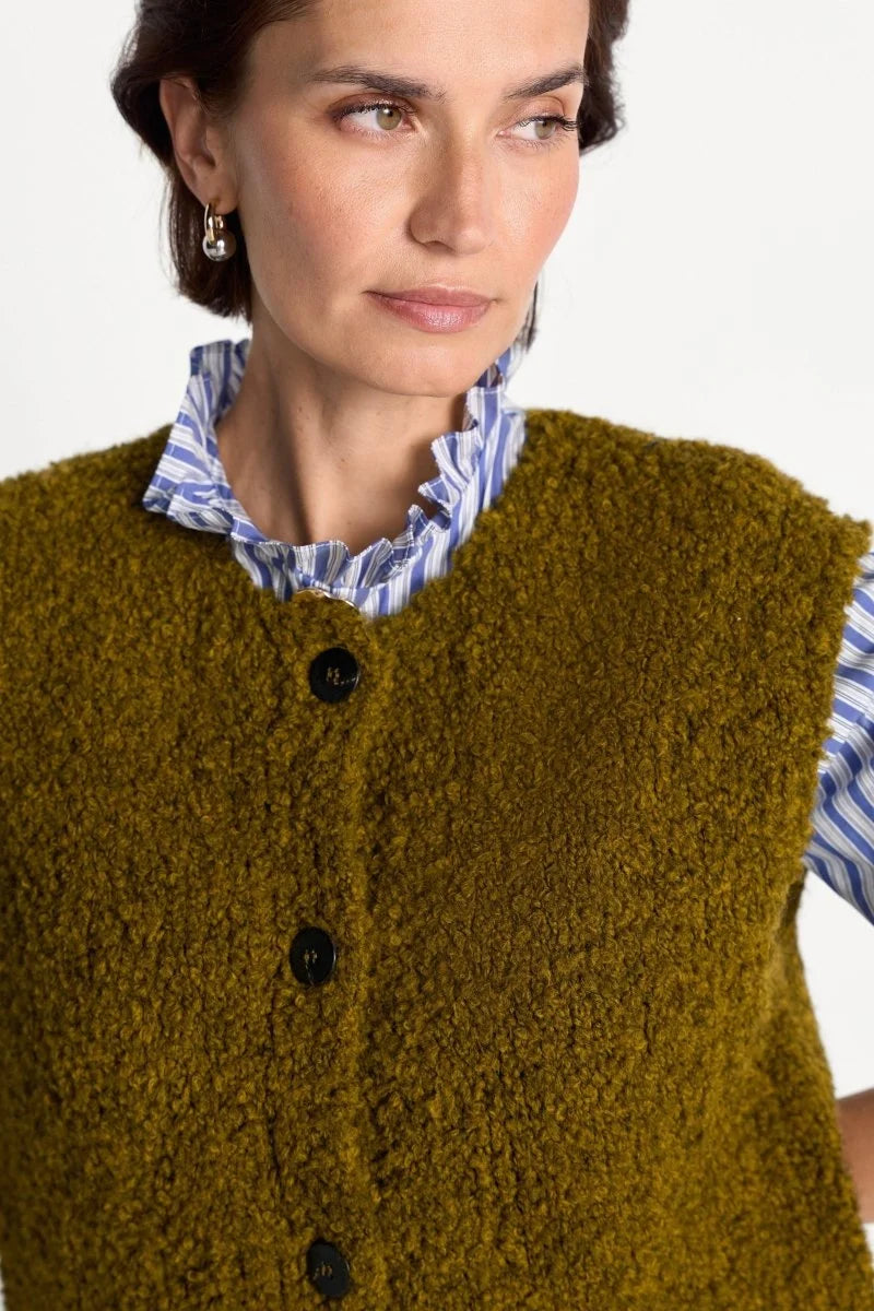 Bouclé-Strickweste mit Knopfleiste
