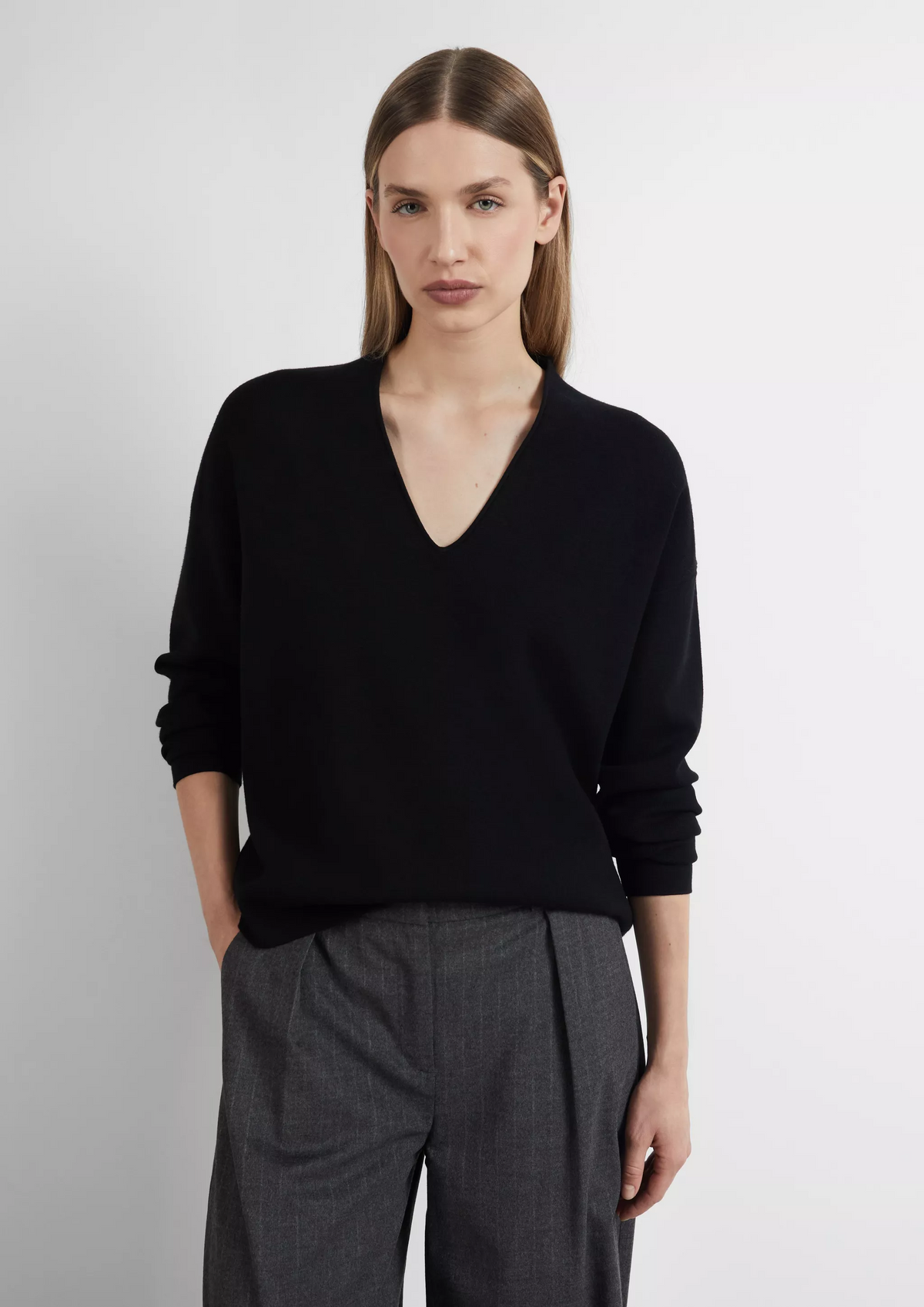 Feinstrick-Pullover mit V-Ausschnitt