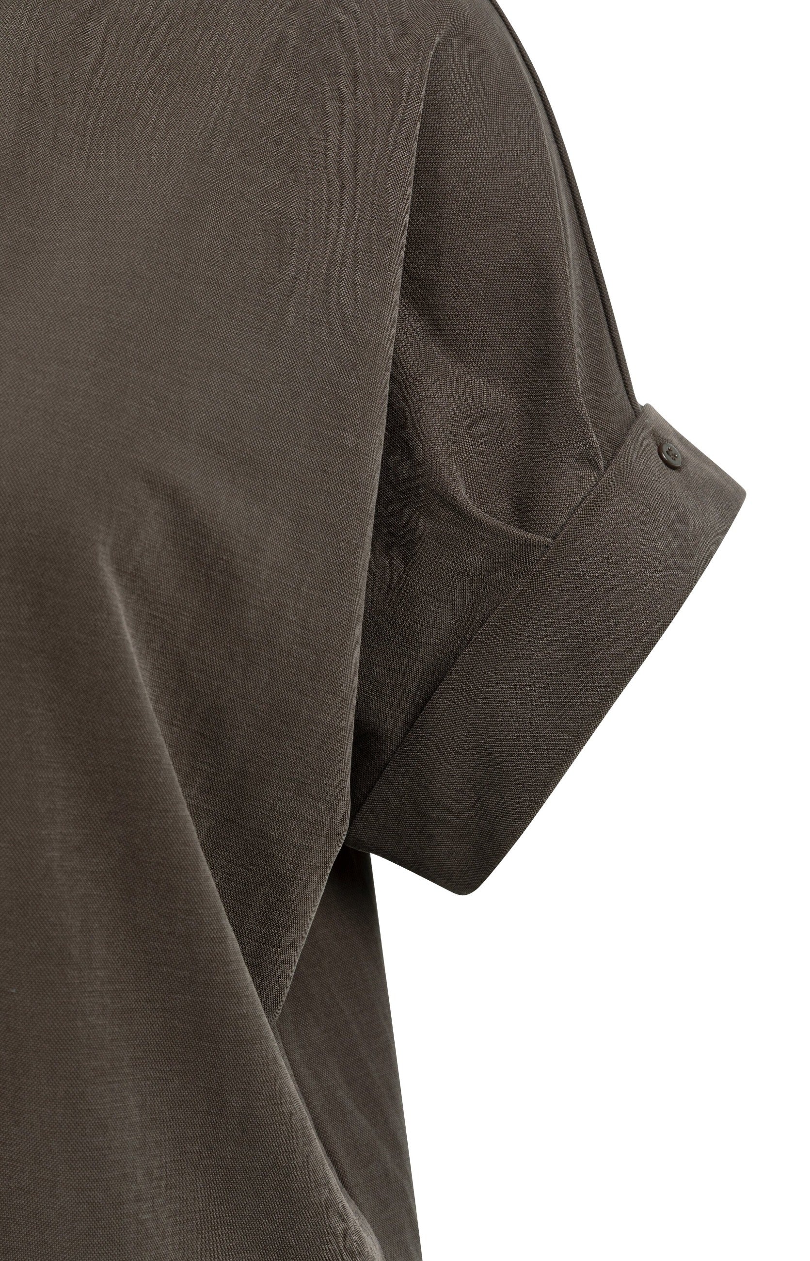 Kleid mit plissierten Ärmeln