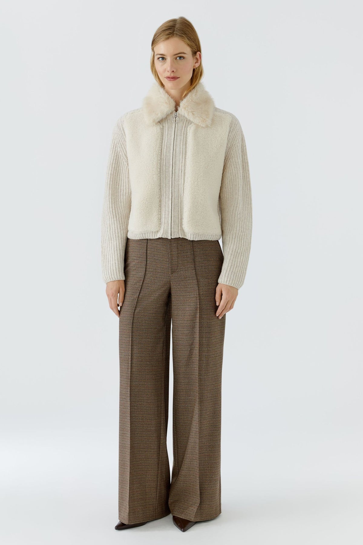 Strickjacke mit abnehmbarem Kragen
