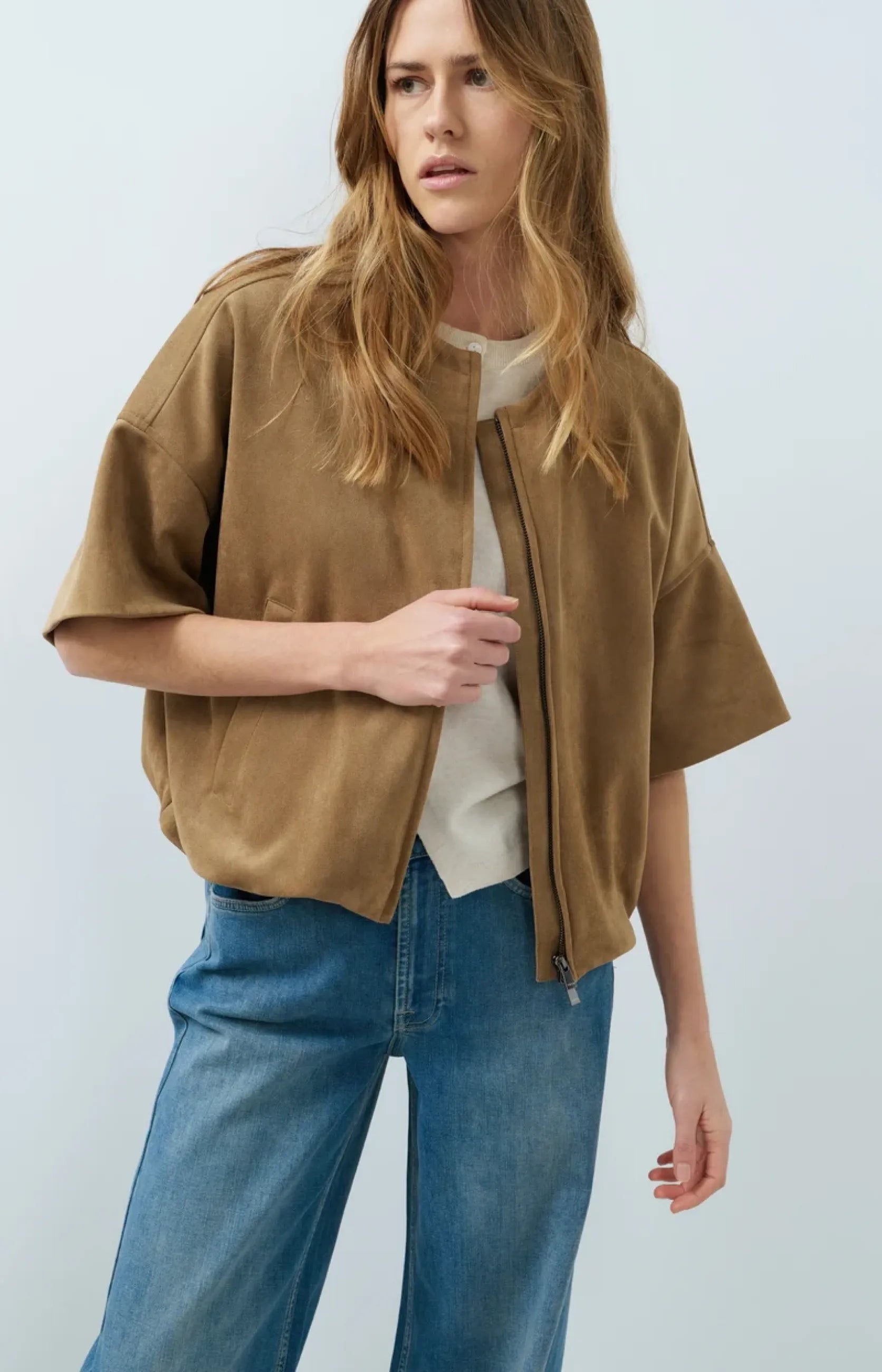 Kurzärmelige Oversize-Jacke aus Velourslederimitat