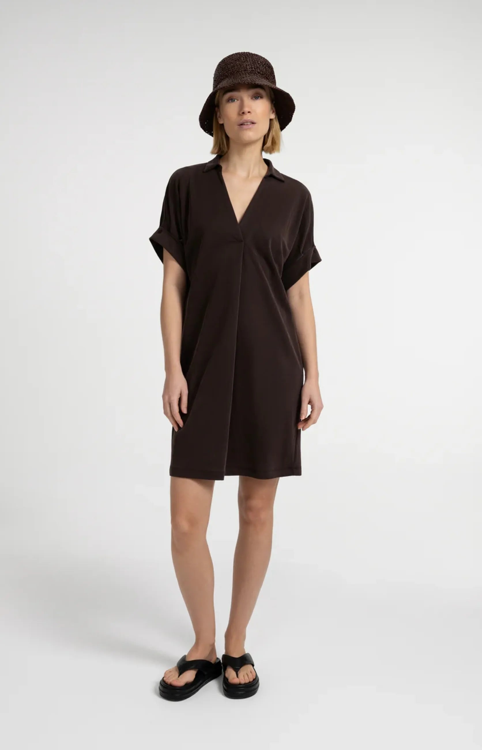 Kleid mit plissierten Ärmeln