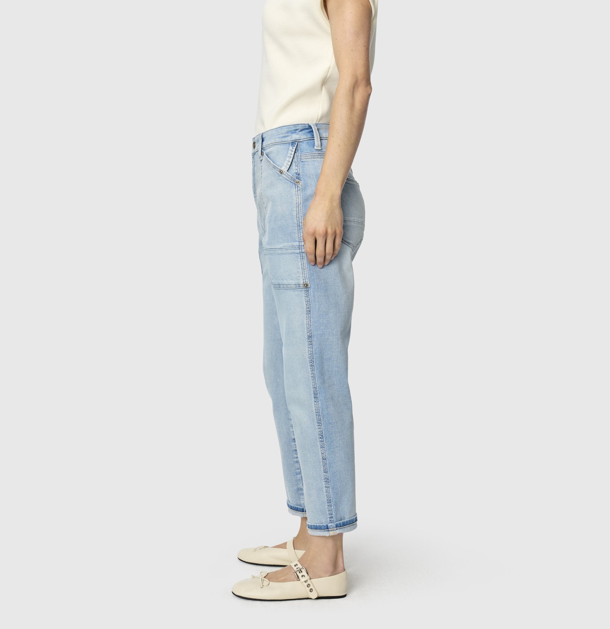MAC Mom Fit High-Low Bleached
