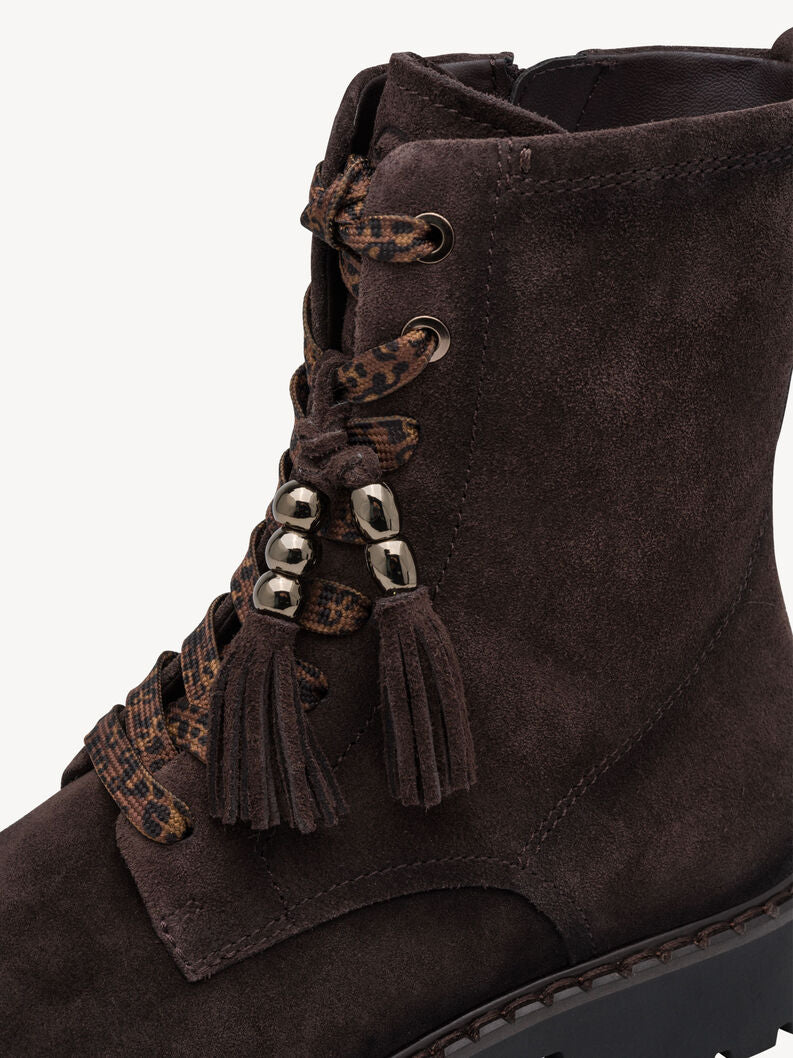 Lederstiefelette mit dekorativen Schnürsenkeln