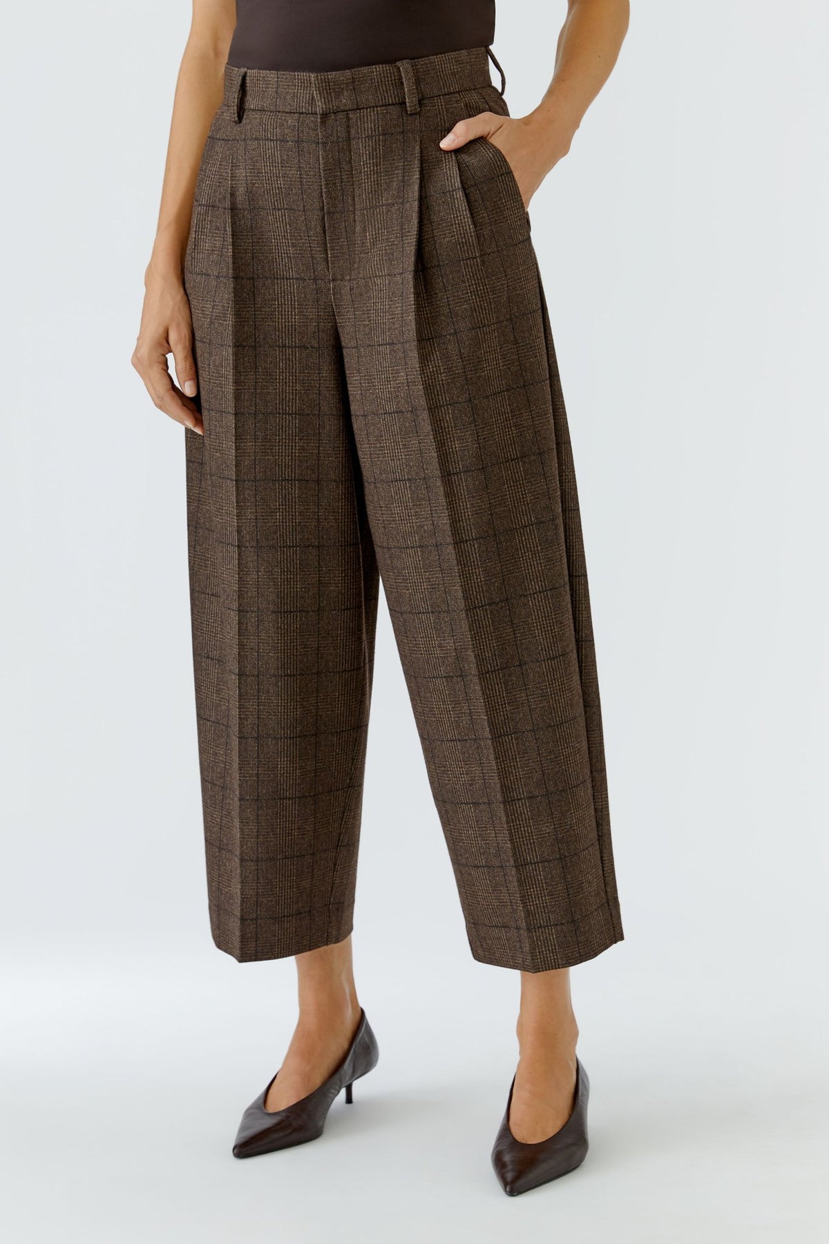 Verkürzte Bundfaltenhose im Karodesign