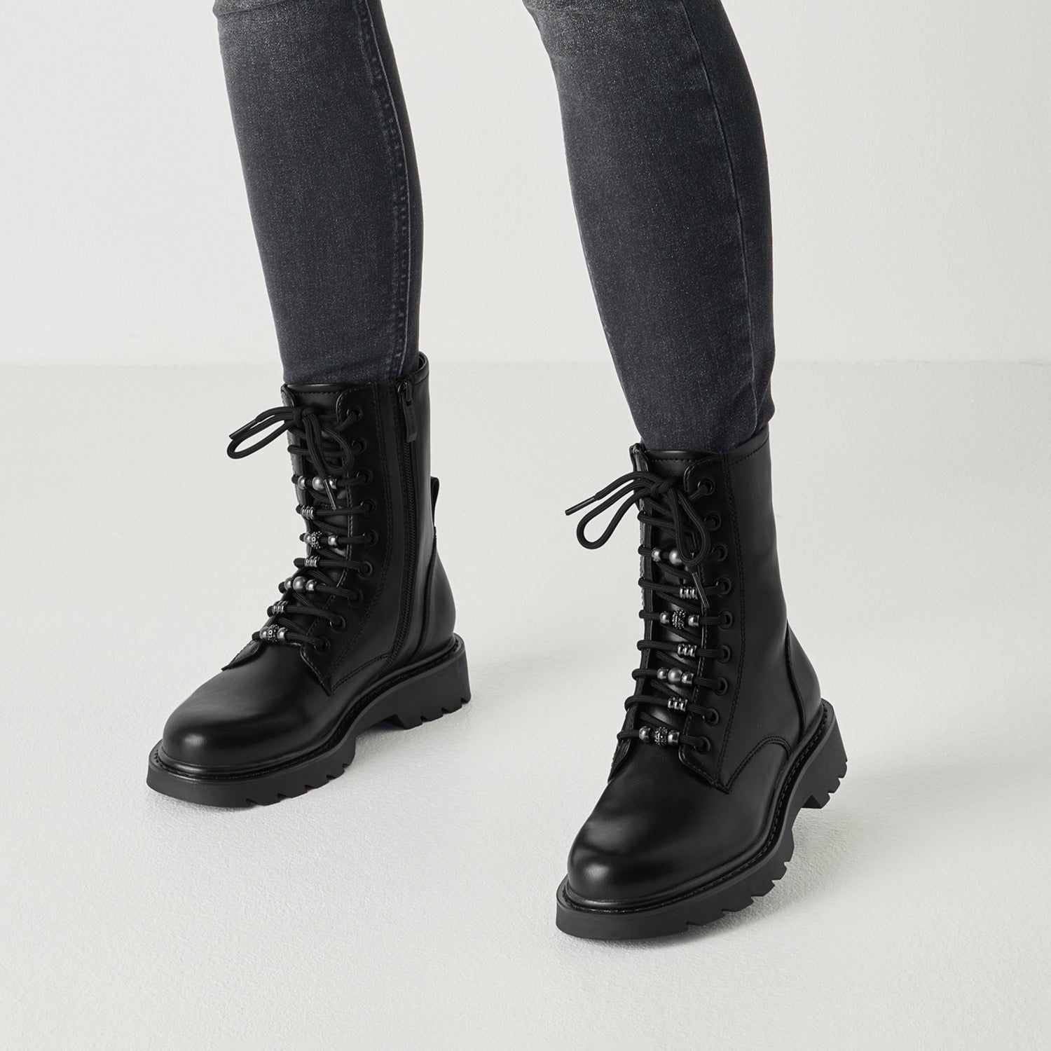 Leder Boots mit Perlendetails