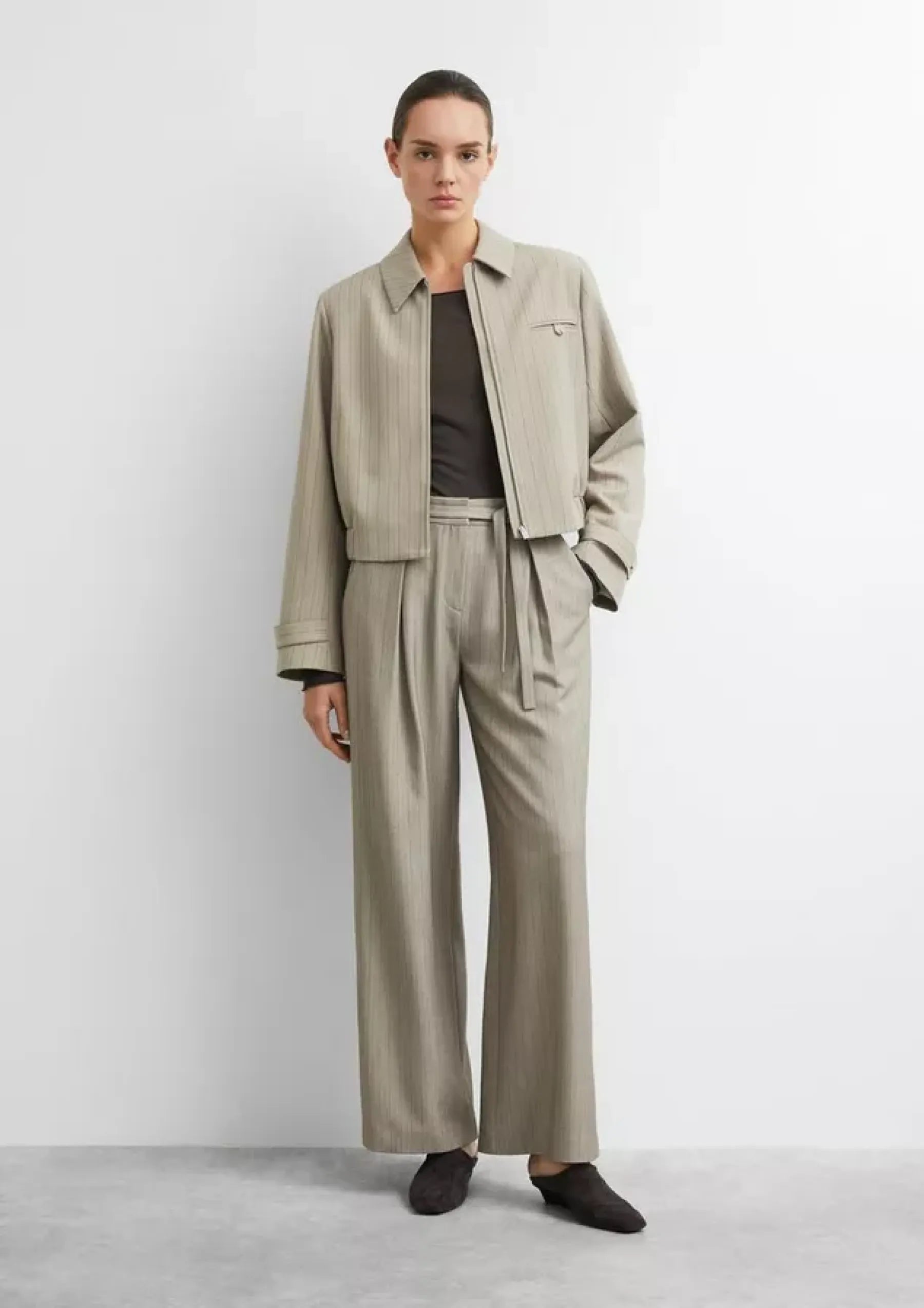 Wide-Leg-Hose mit Faltendetail und Gürtel