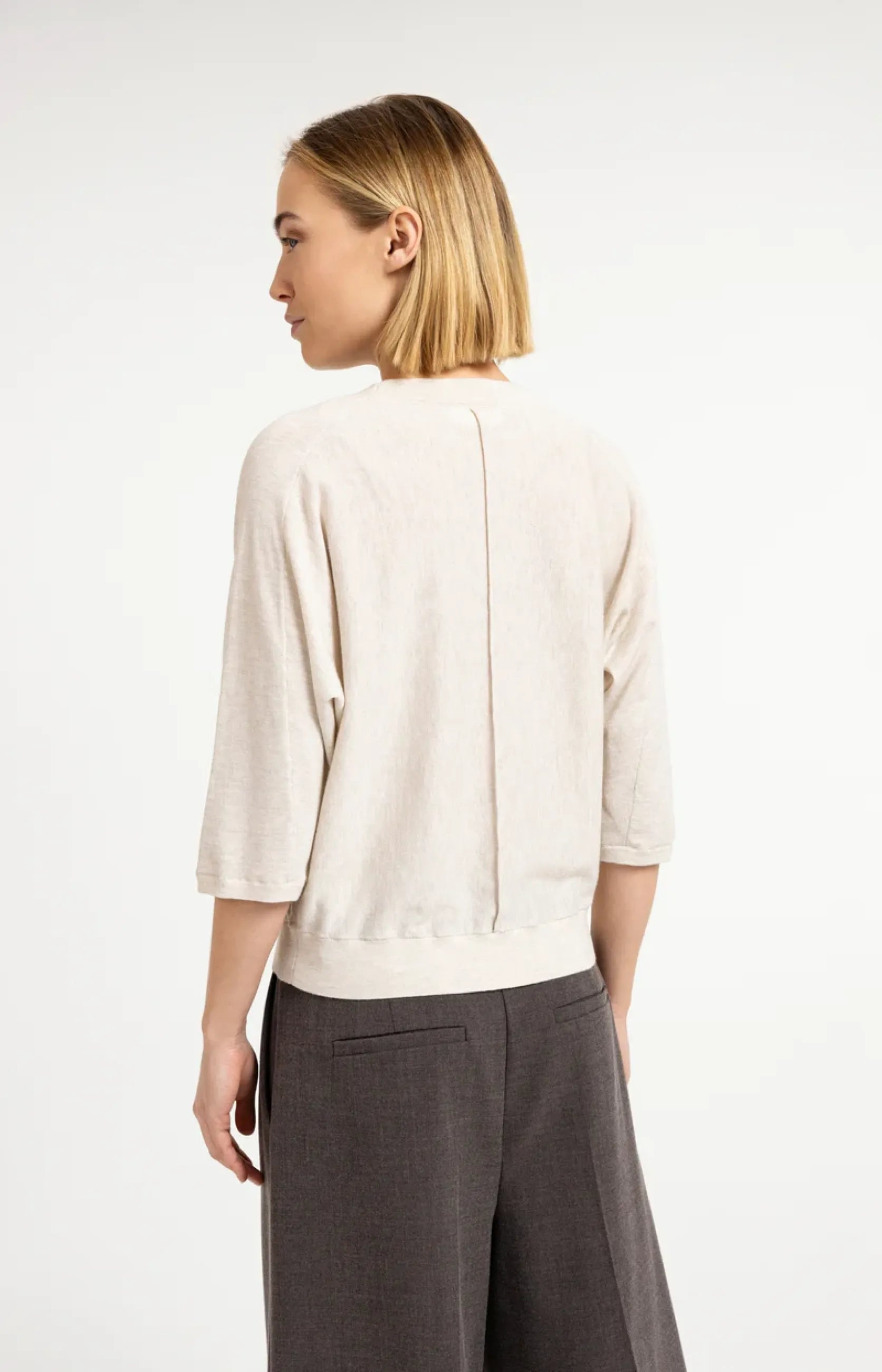 Pullover mit sichtbaren Nähten