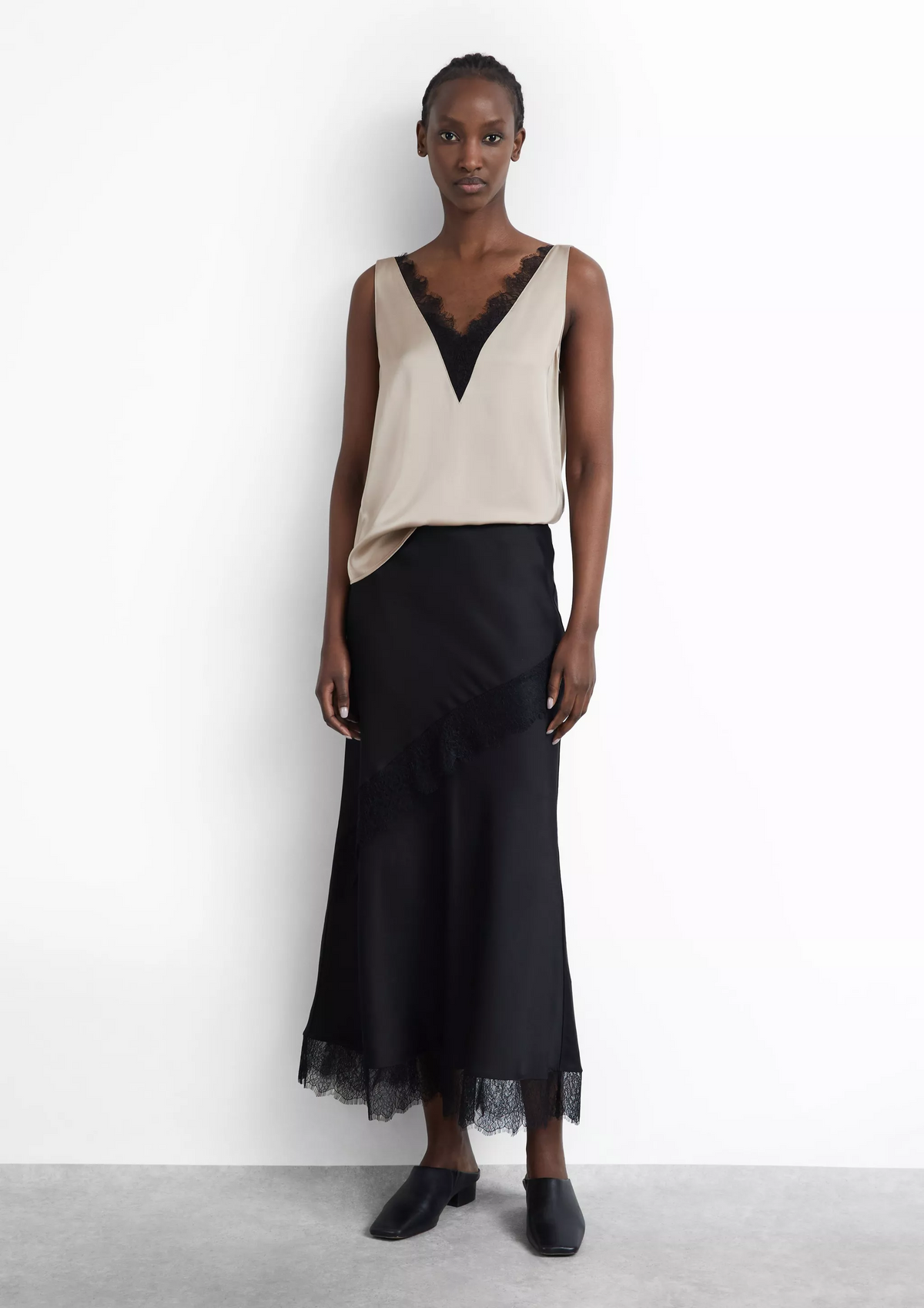 Satin Top mit Spitze
