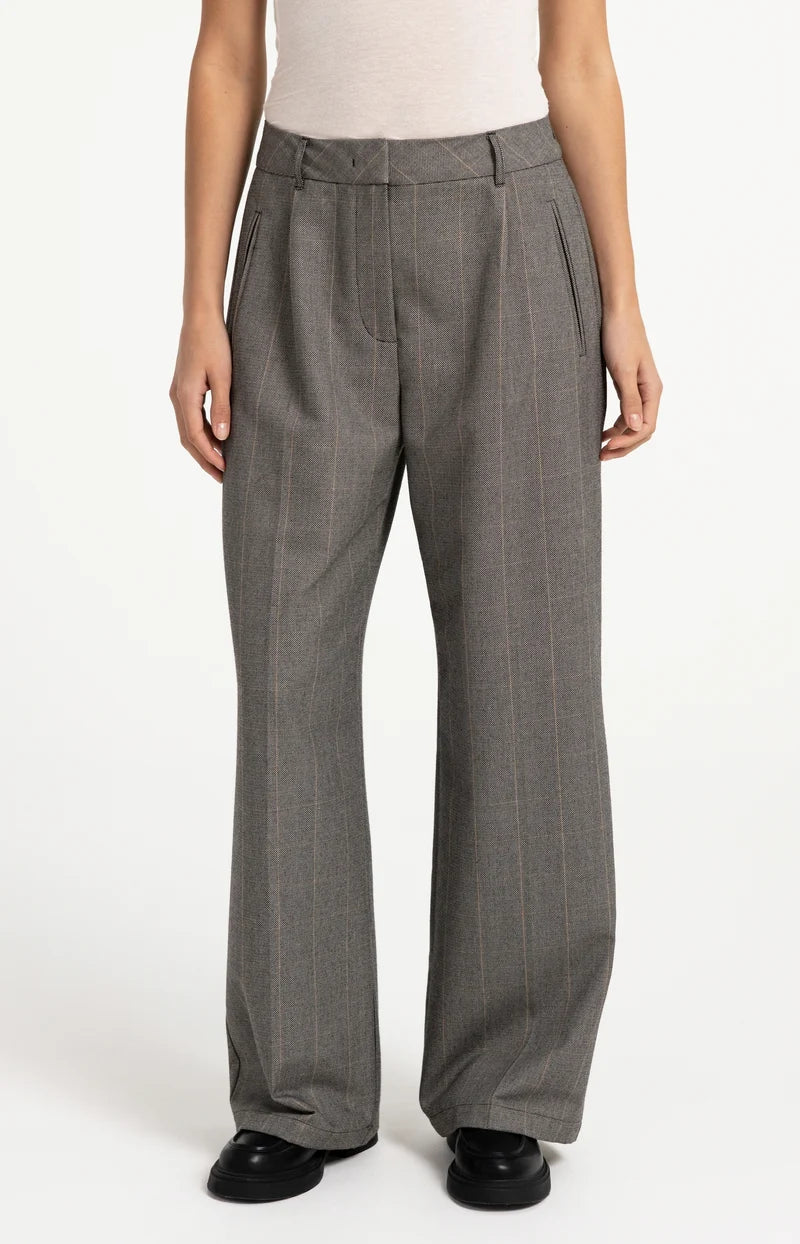 Karierte Hose mit weitem Bein