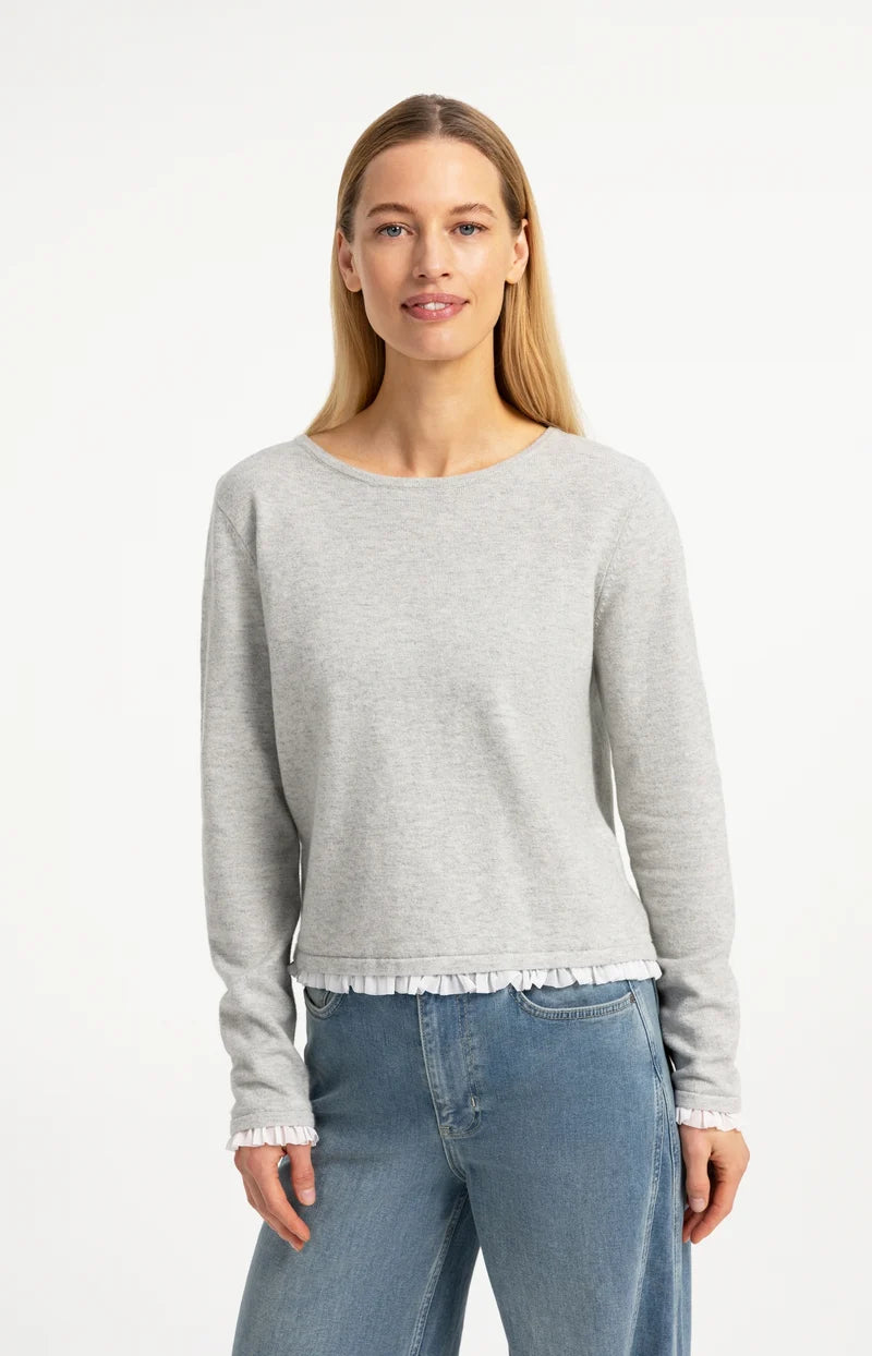 Feinstrick-Pullover mit Rüschenborten