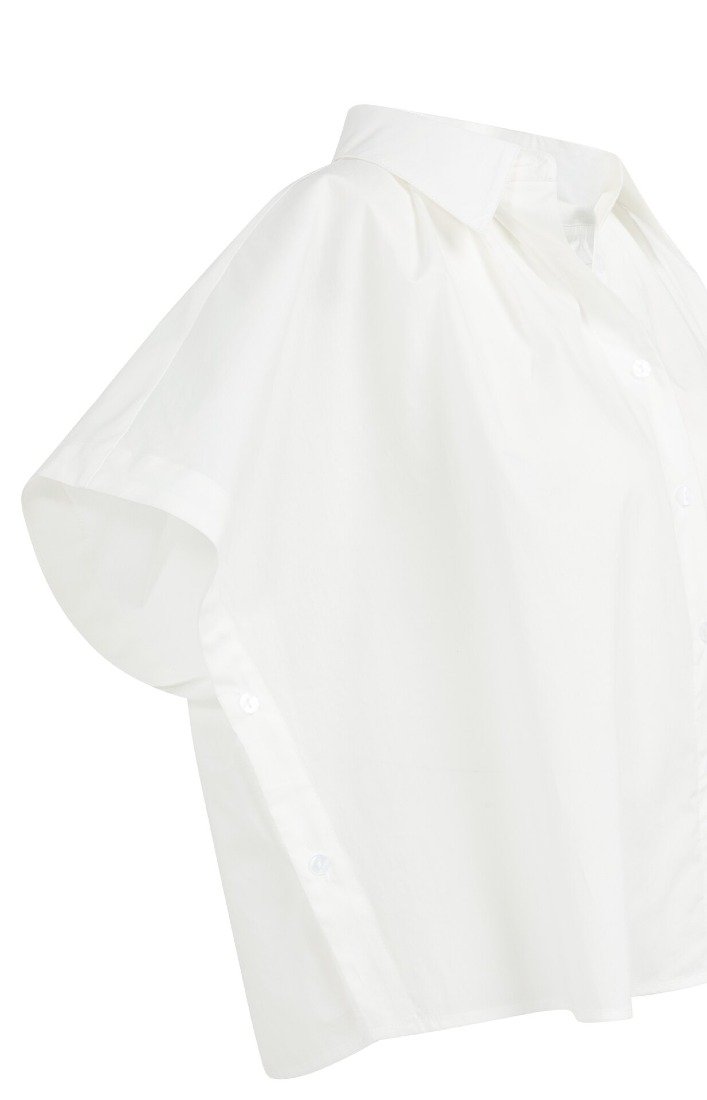 Ärmellose Bluse mit Zierknöpfen