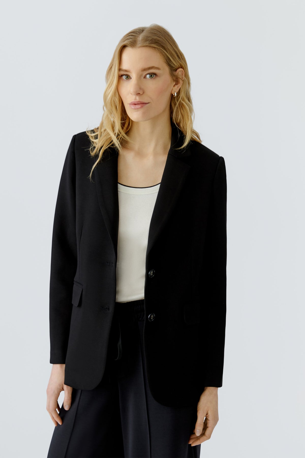 Blazer mit Schulterpolster und Pattentaschen