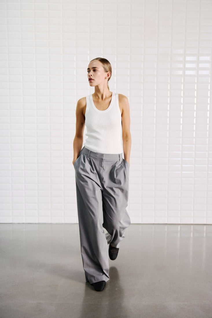 WithBlack Tops White