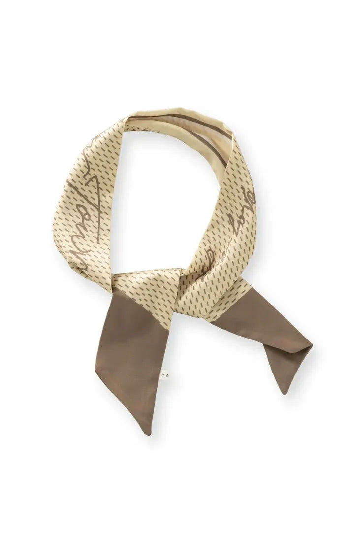 Schmaler gewebter Schal mit Aufschrift