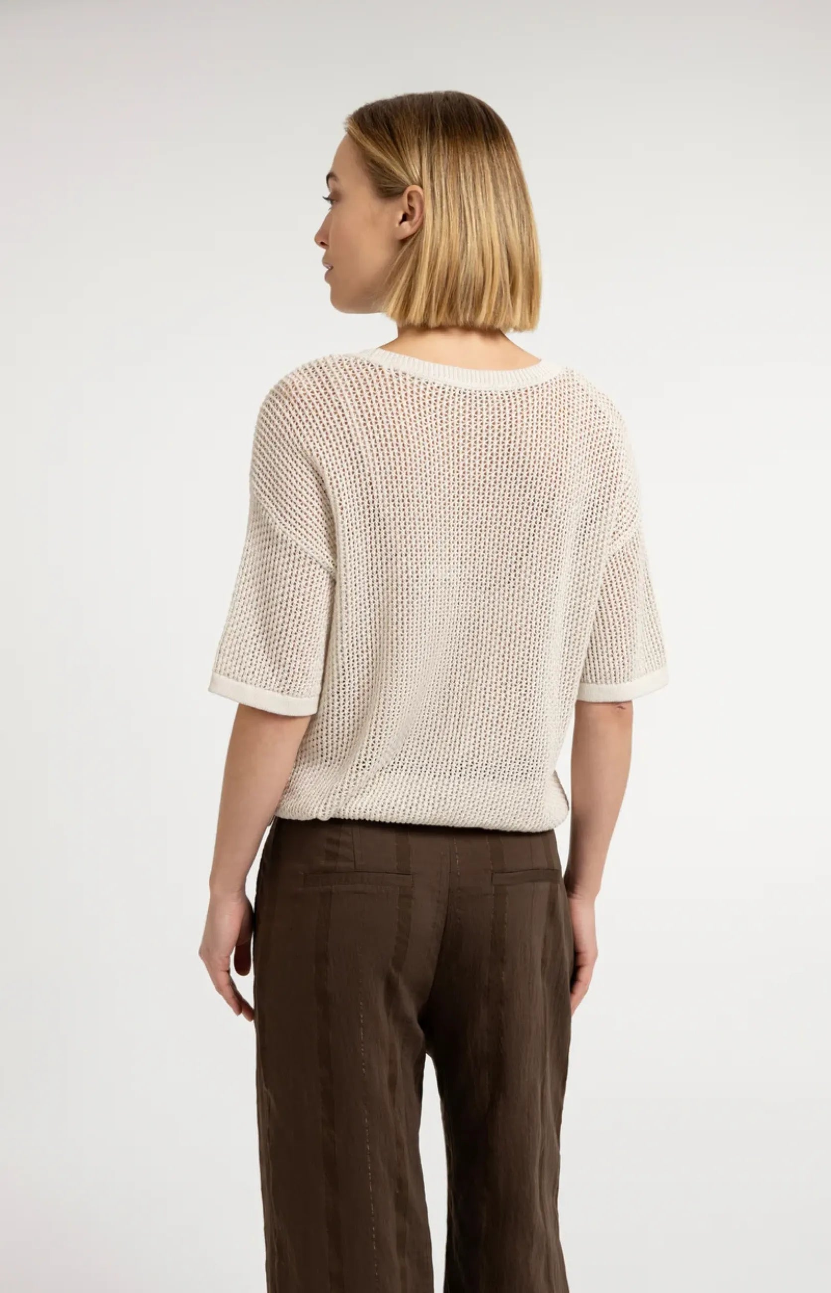 Grobmaschiger Pullover mit Aufschrift