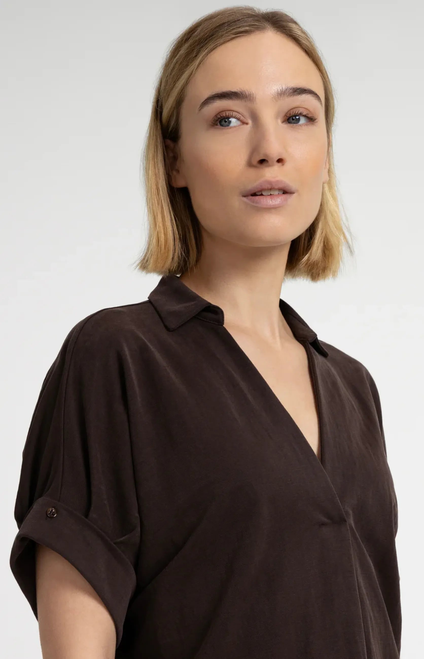 Kleid mit plissierten Ärmeln