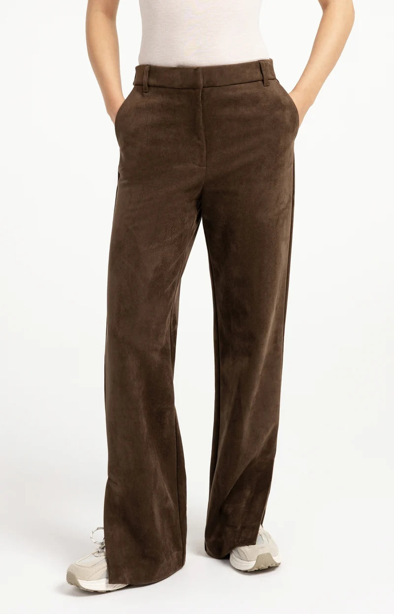 Hose aus Velourslederimitat