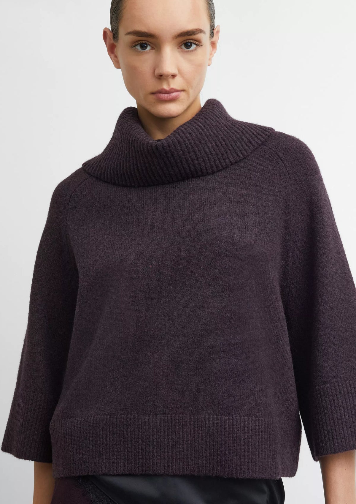 Poncho-Pullover mit weitem Rollkragen