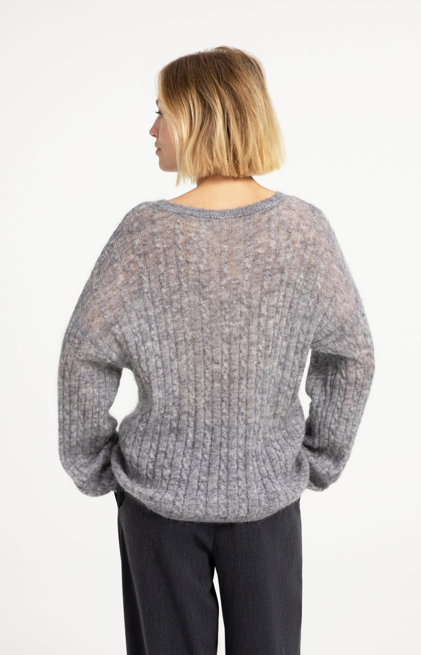 Oversize-Pullover mit Zopfmuster