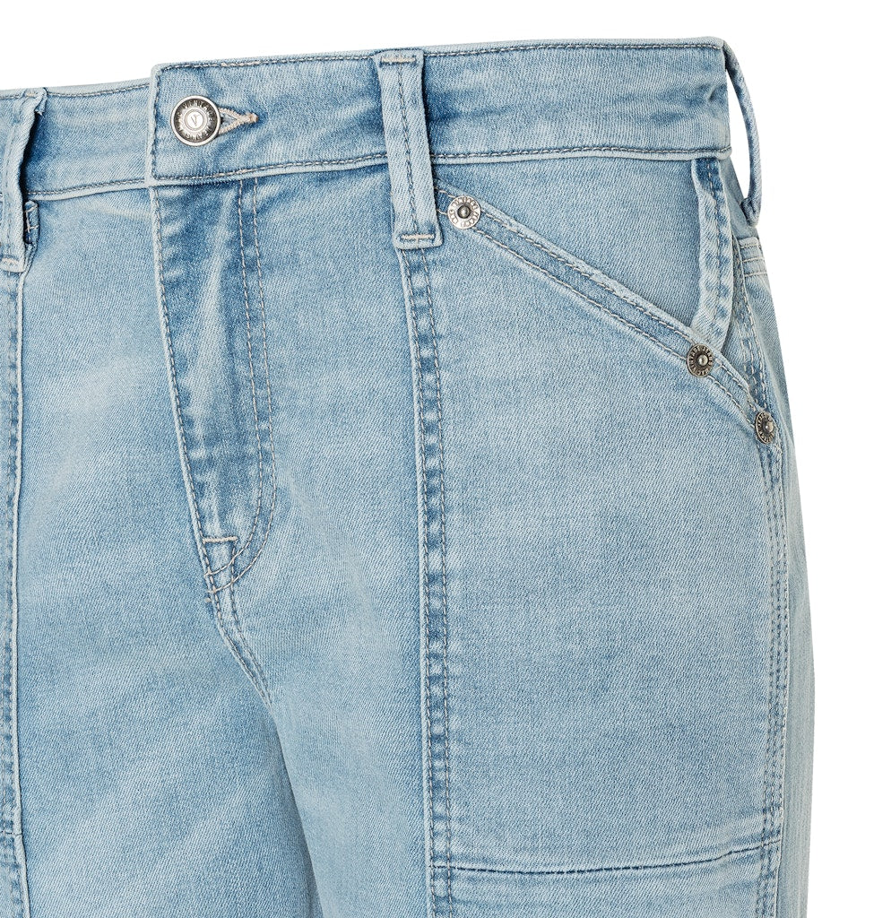 MAC Mom Fit High-Low Bleached