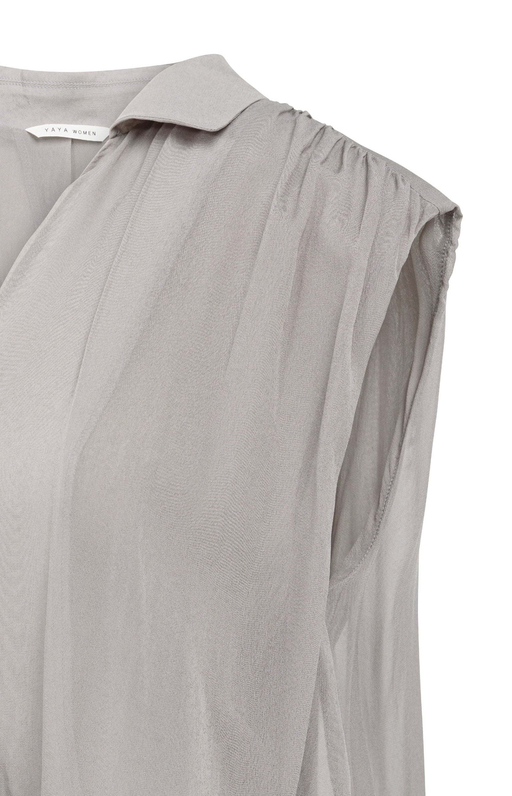 Ärmellose Bluse in Wickeloptik