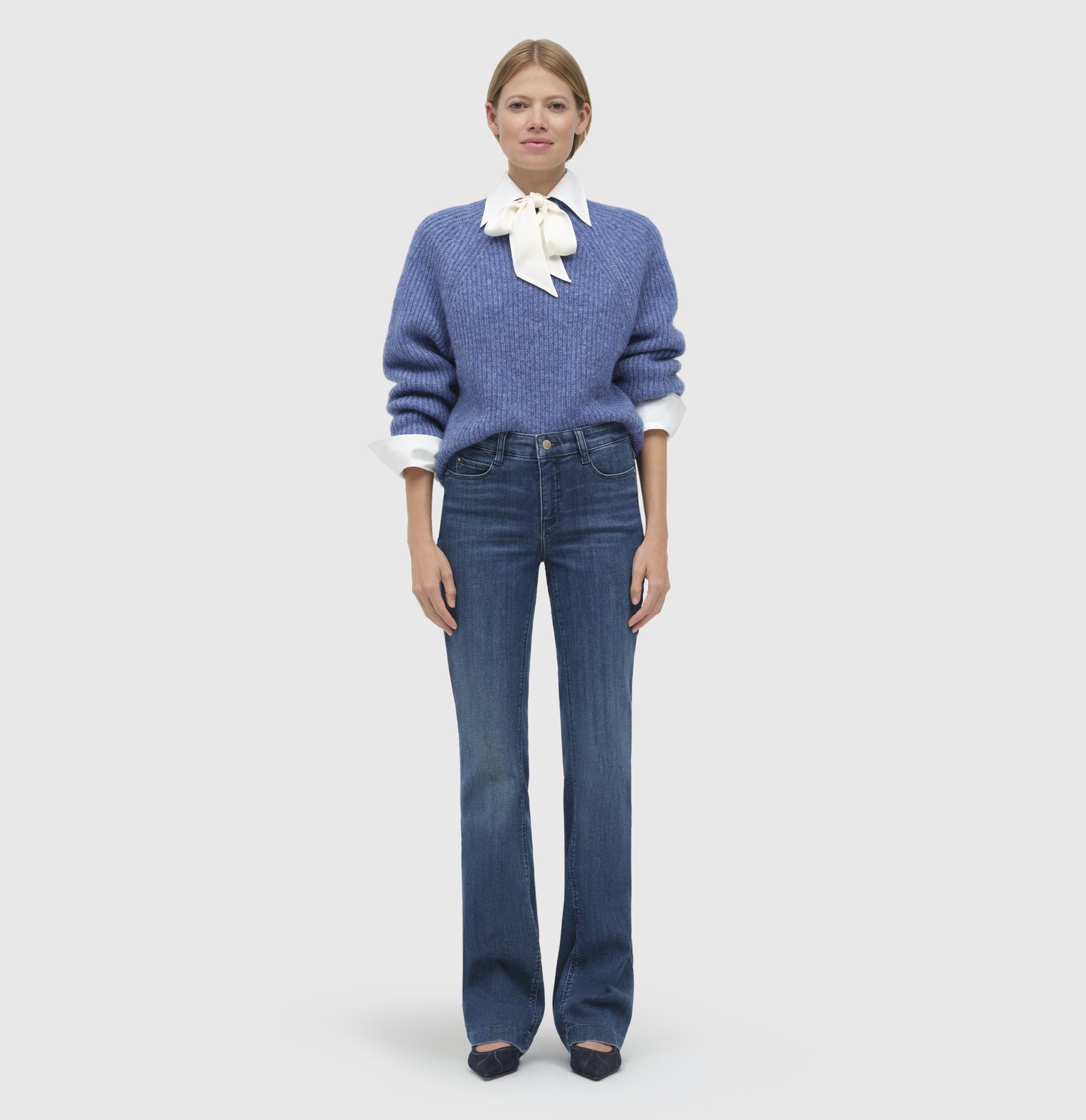 MAC Flared Leg Cobalt Authentic Wash