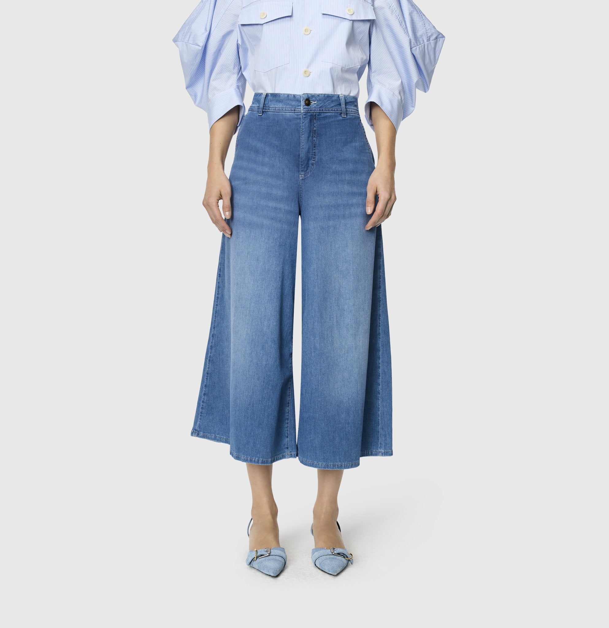 MAC Wide Leg Authentic Used Blue