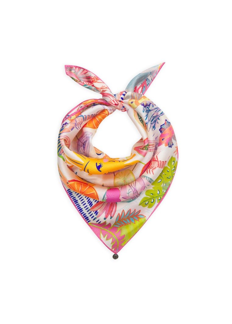 Nicki Tuch mit Sommer-Motiven