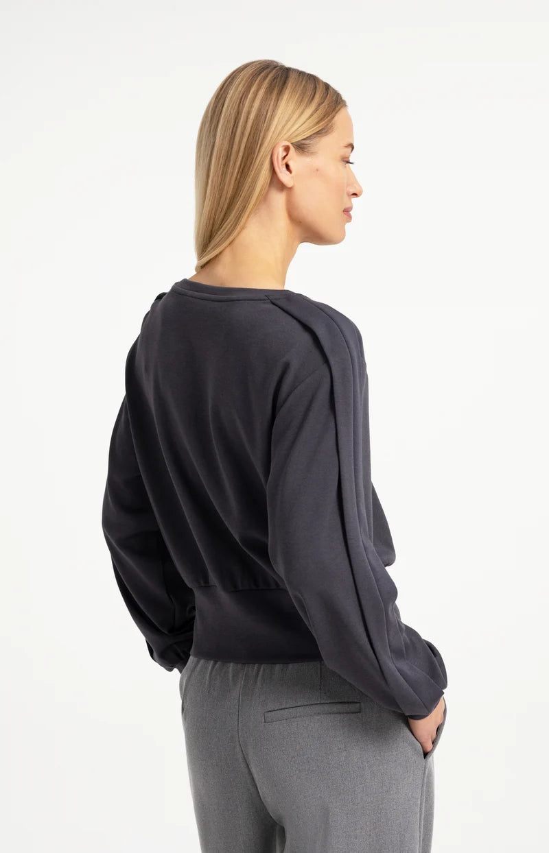 Sweatshirt mit engem Saum und Faltdetail