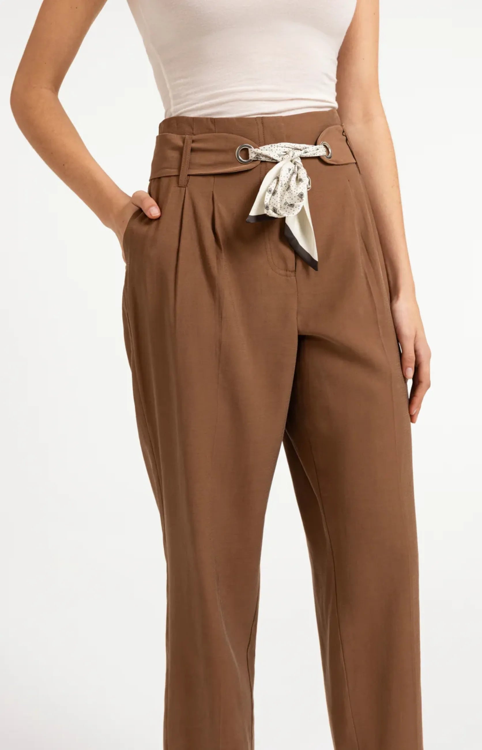 Hose mit Schalgürtel