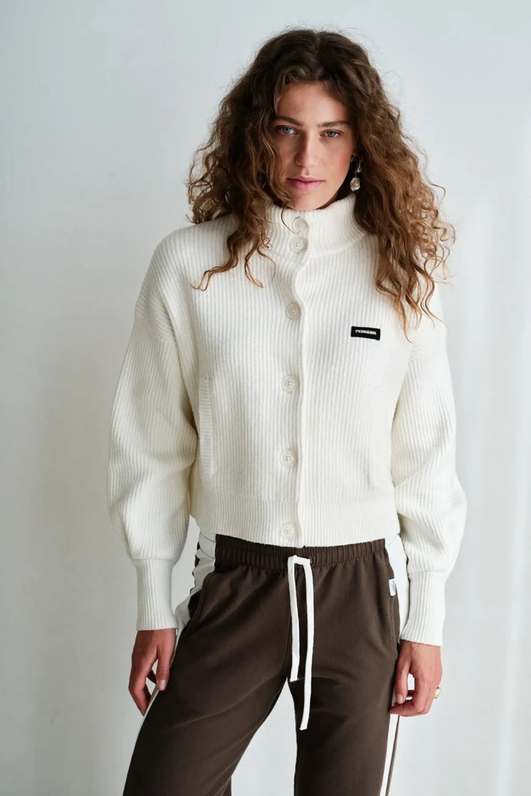 Strickjacke mit Label-Patch