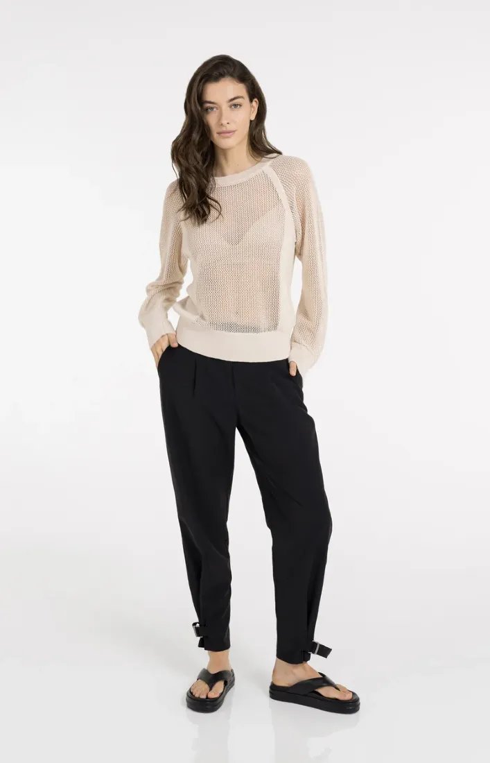 Strickpullover in Netzoptik mit Raglanärmeln
