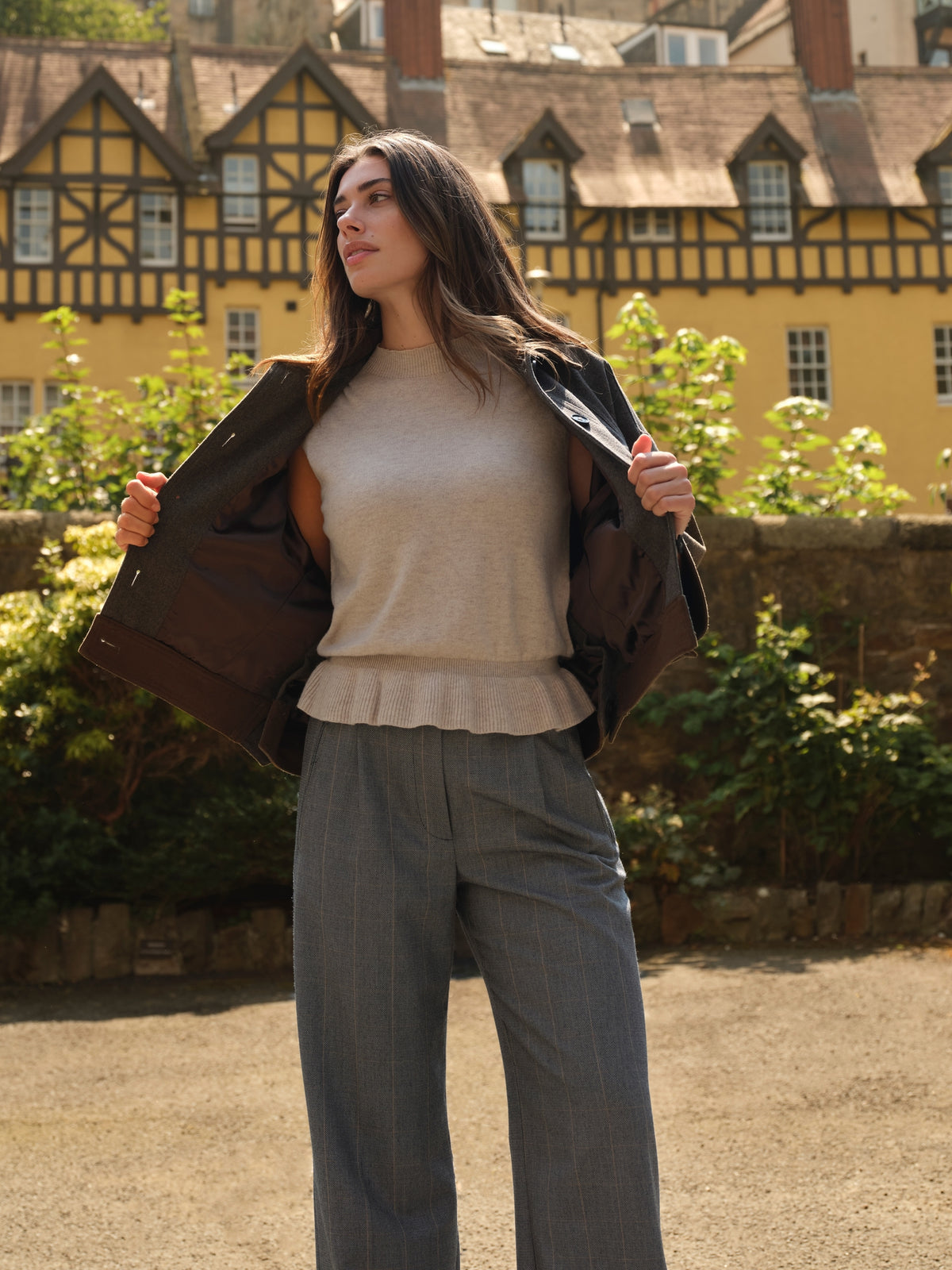Karierte Hose mit weitem Bein