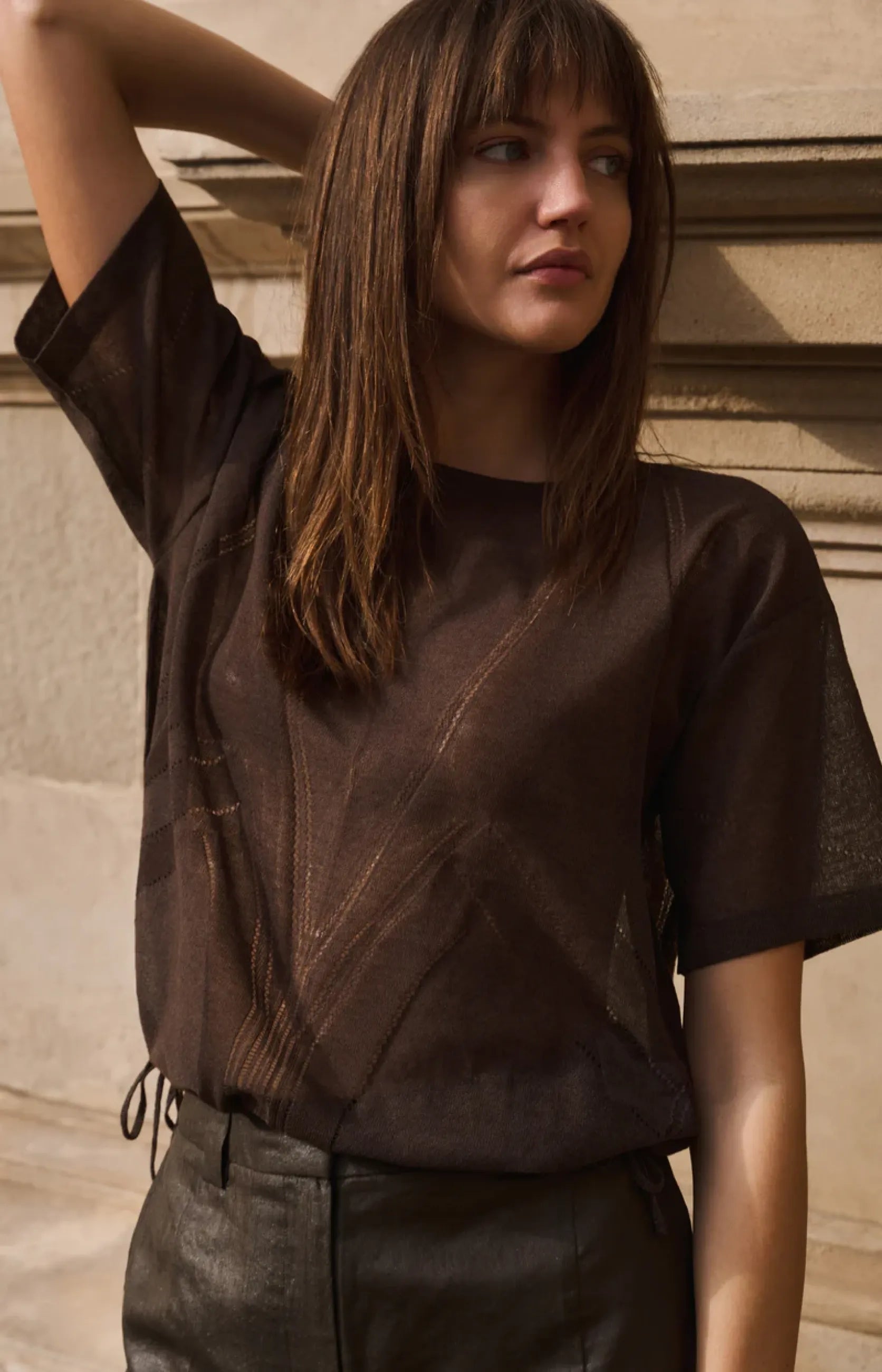 Grobmaschiger Kurzarmpullover mit Ajourmuster