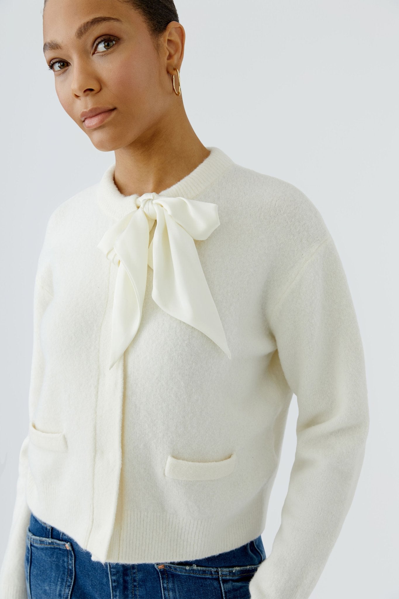 Strickjacke mit Schleife